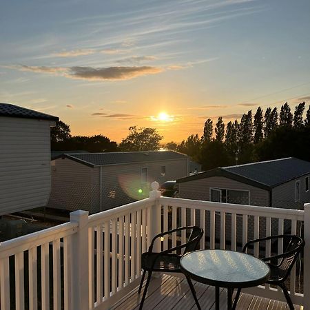 Escape City Caravan Lytchett Minster المظهر الخارجي الصورة