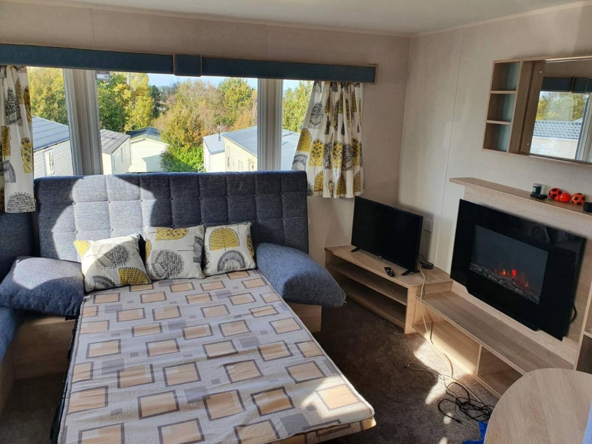 Escape City Caravan Lytchett Minster المظهر الخارجي الصورة