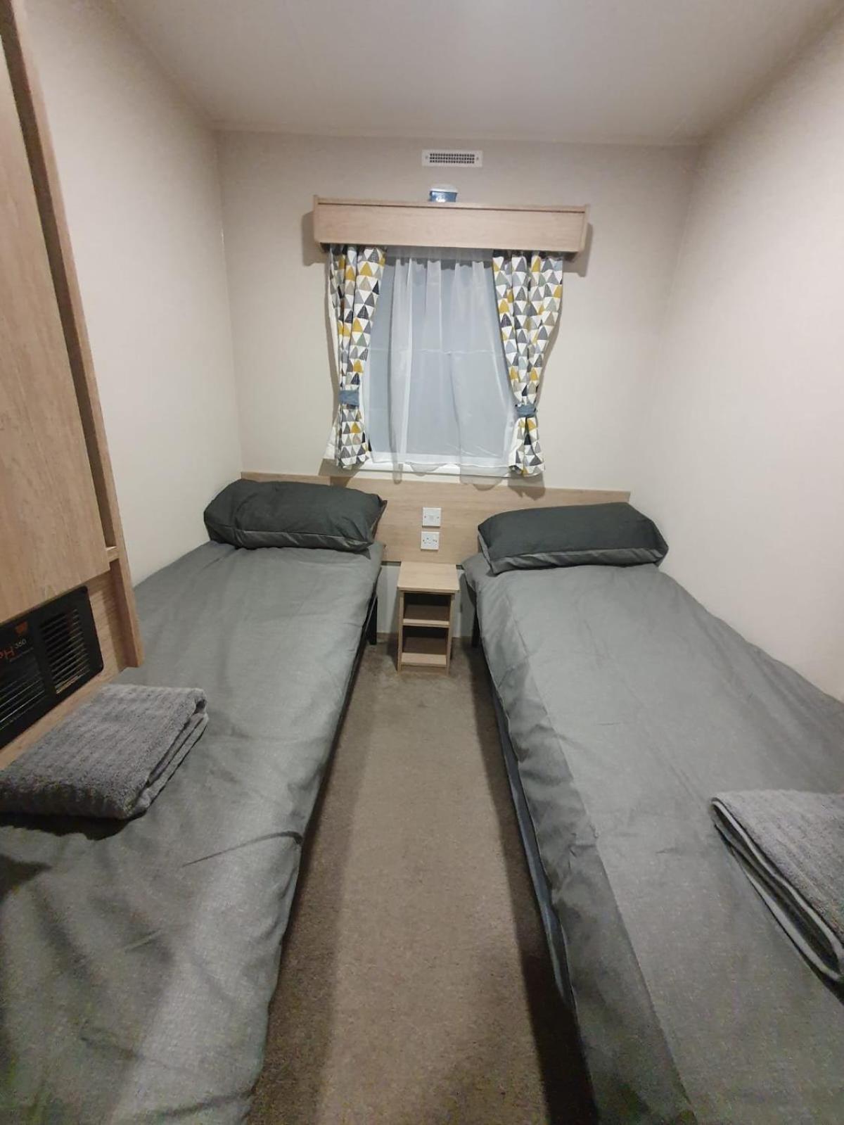 Escape City Caravan Lytchett Minster المظهر الخارجي الصورة